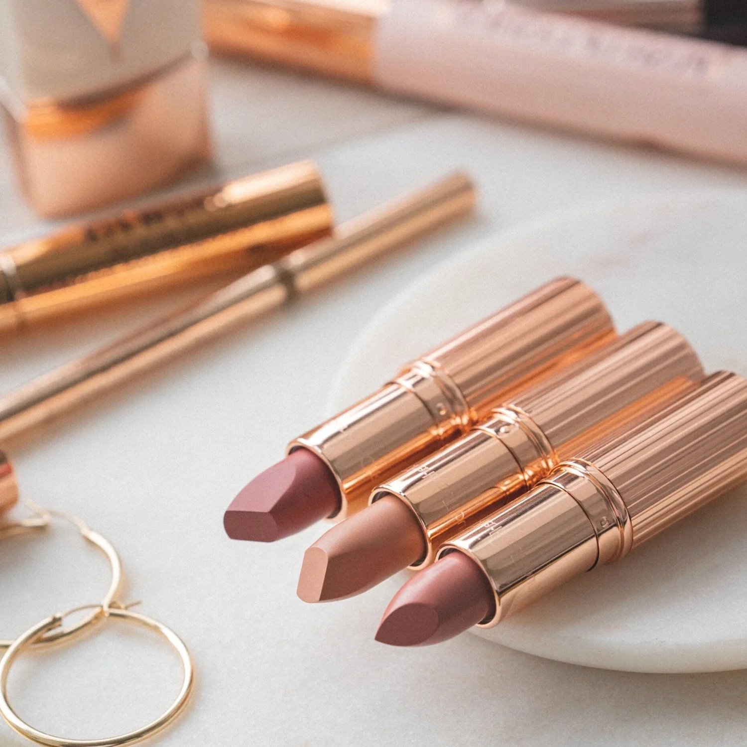 Charlotte Tilbury — Stunning Make-up Search